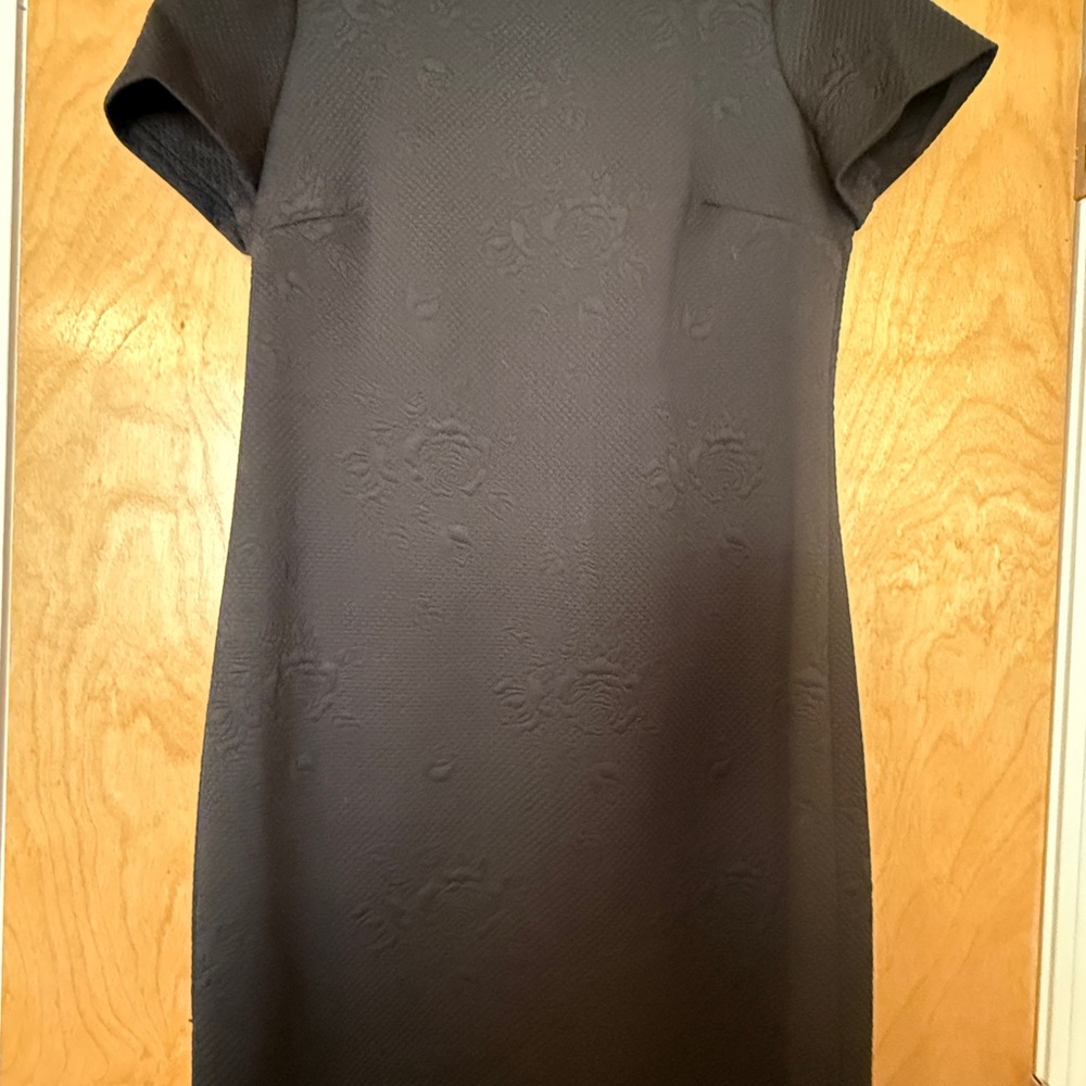 Calvin Klein Rose Embossed Sheath Dress Womens Size 10 Stretch Floral Black